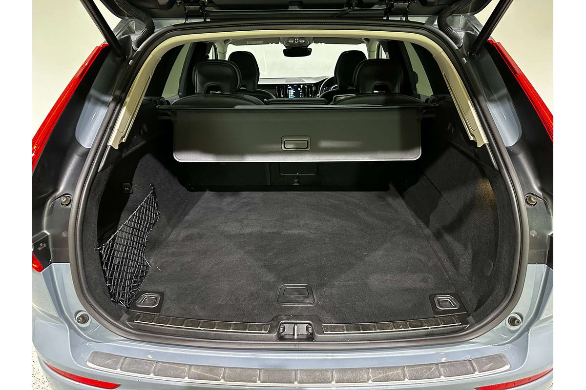 2021 Volvo XC60 B5 Inscription