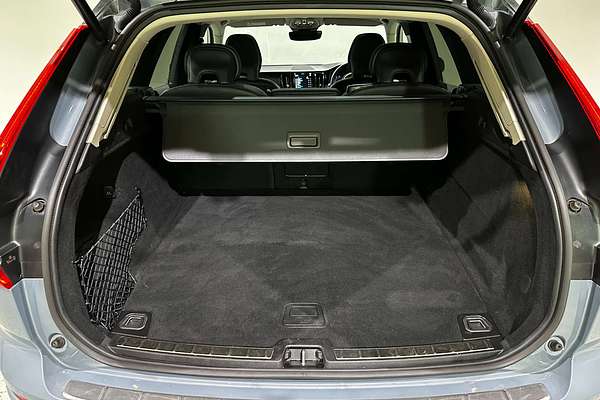 2021 Volvo XC60 B5 Inscription