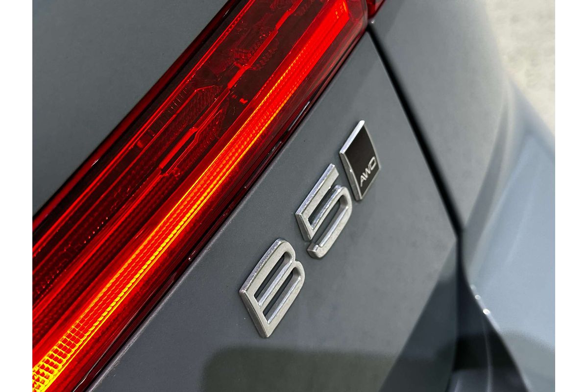 2021 Volvo XC60 B5 Inscription