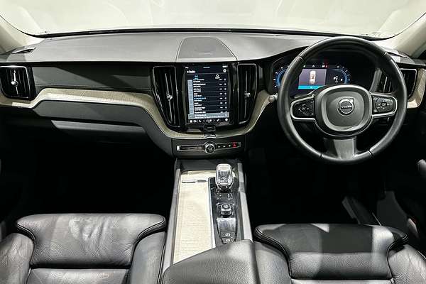 2021 Volvo XC60 B5 Inscription