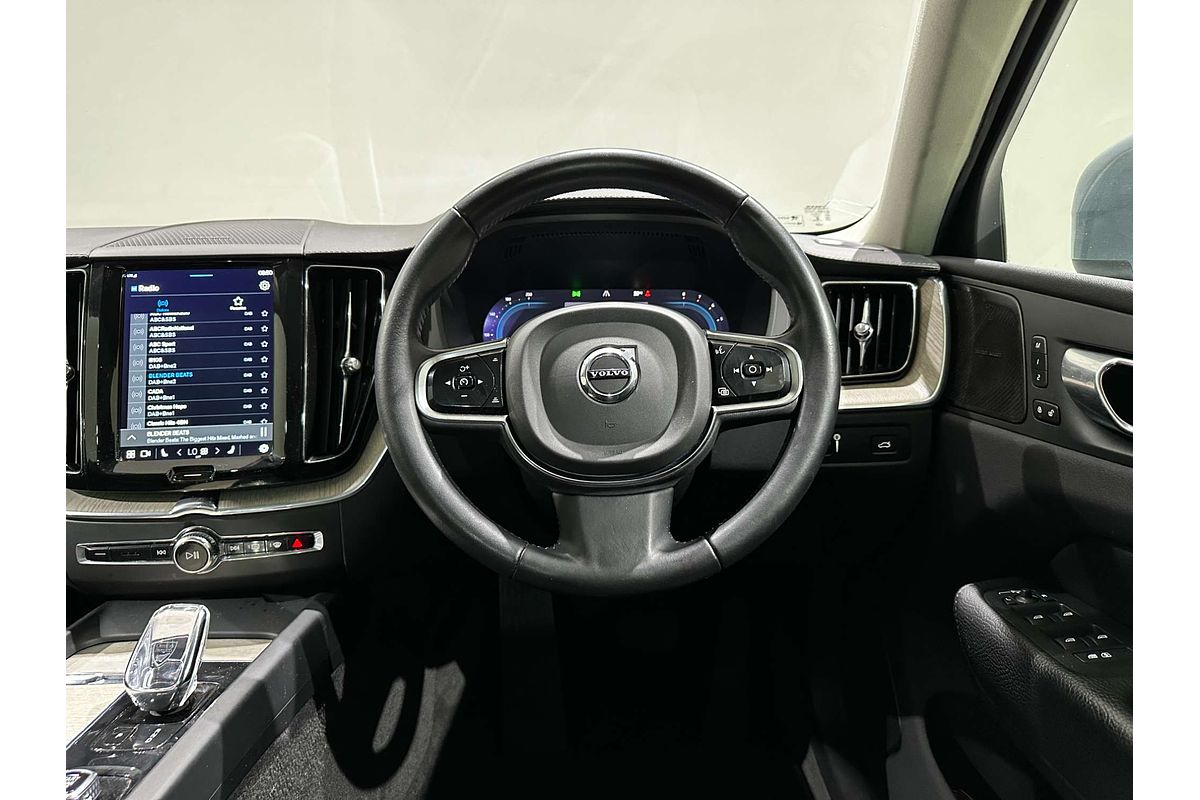 2021 Volvo XC60 B5 Inscription