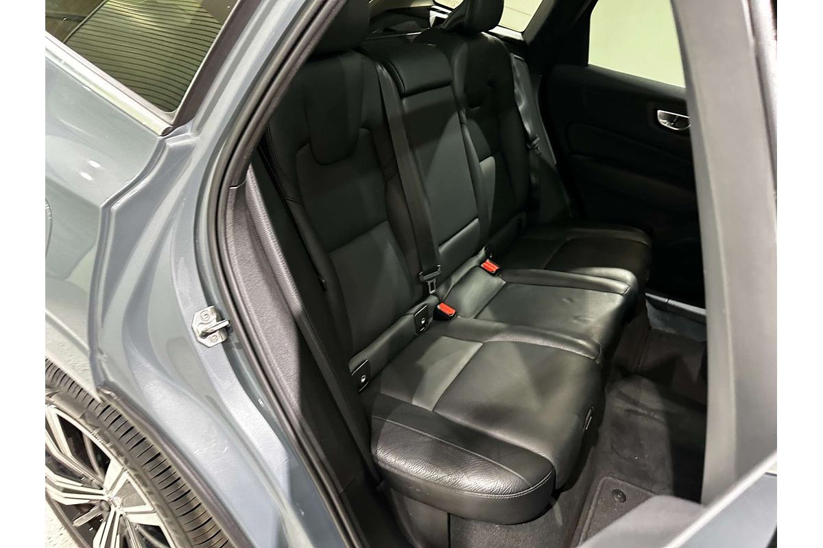 2021 Volvo XC60 B5 Inscription