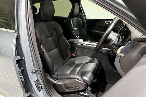 2021 Volvo XC60 B5 Inscription