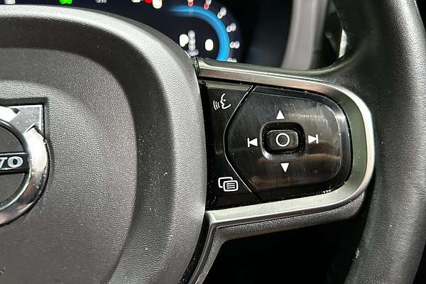 2021 Volvo XC60 B5 Inscription