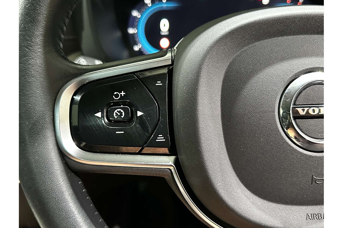 2021 Volvo XC60 B5 Inscription