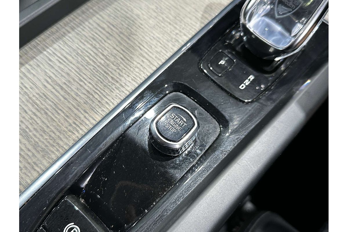 2021 Volvo XC60 B5 Inscription