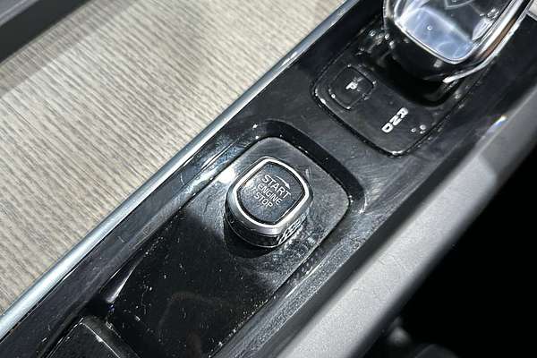 2021 Volvo XC60 B5 Inscription