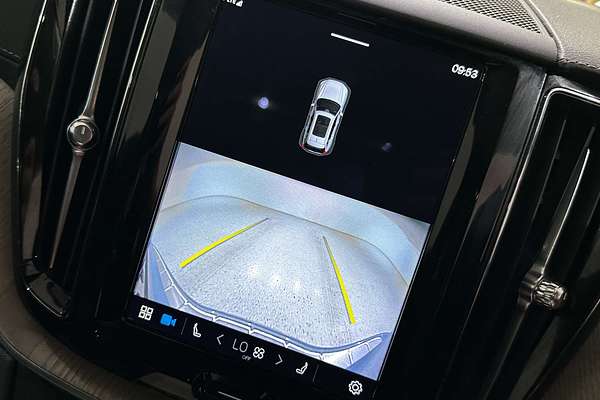 2021 Volvo XC60 B5 Inscription