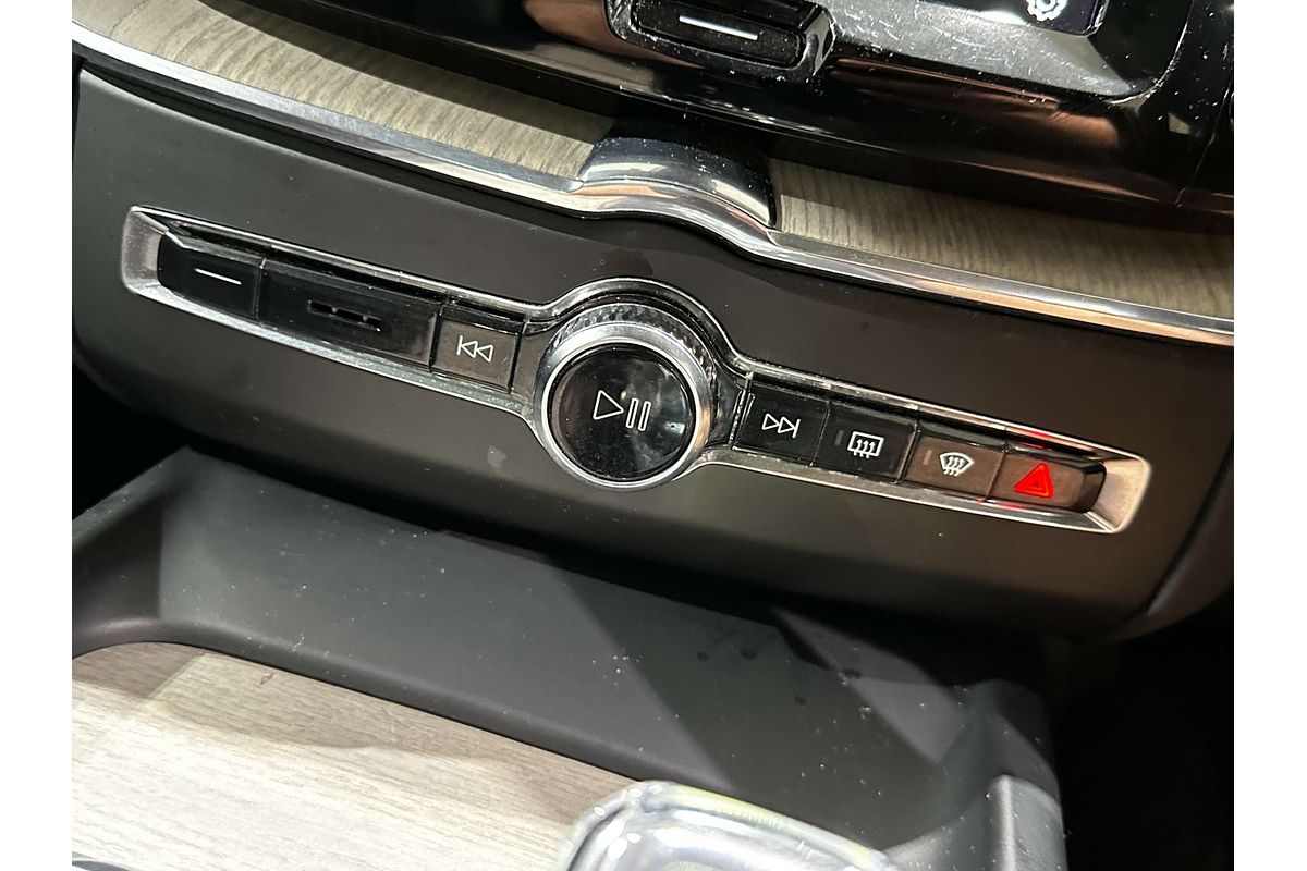 2021 Volvo XC60 B5 Inscription