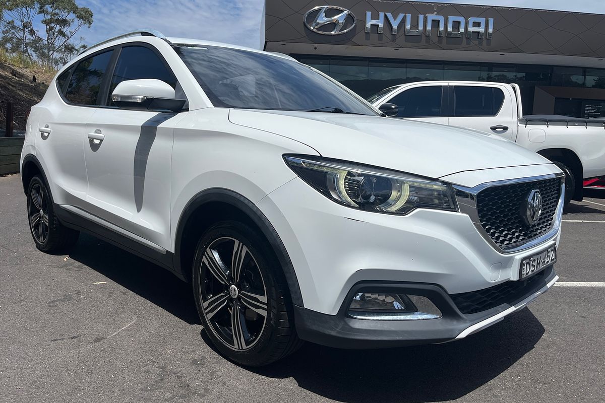 2017 MG ZS Essence AZS1