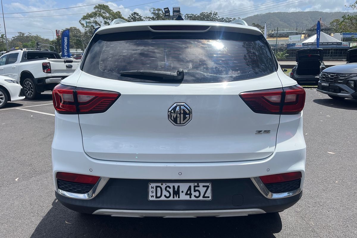 2017 MG ZS Essence AZS1