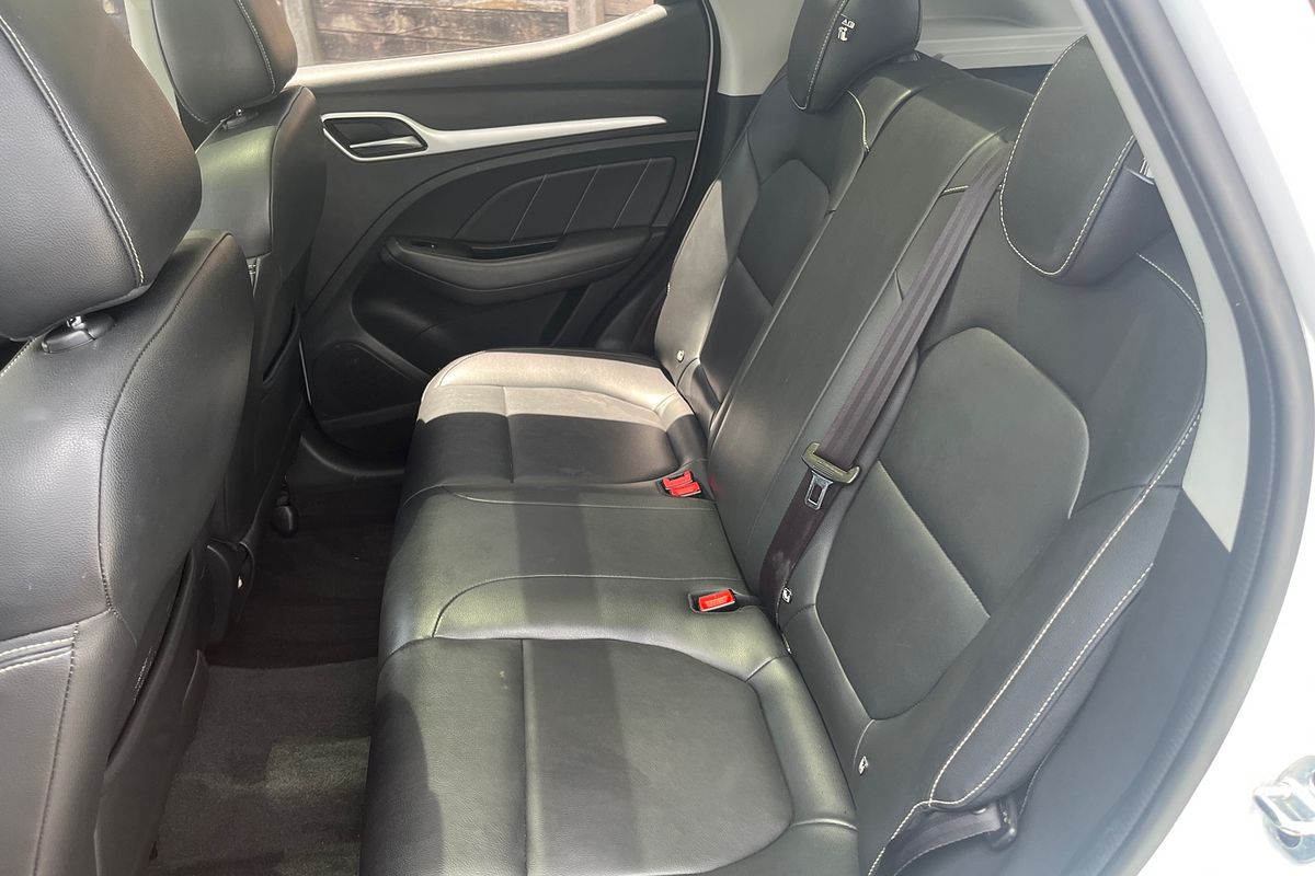 2017 MG ZS Essence AZS1