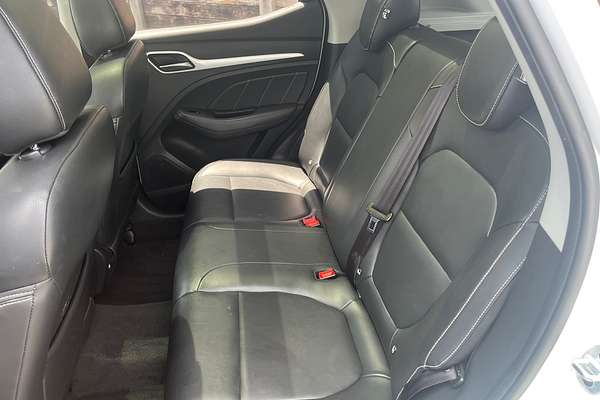 2017 MG ZS Essence AZS1