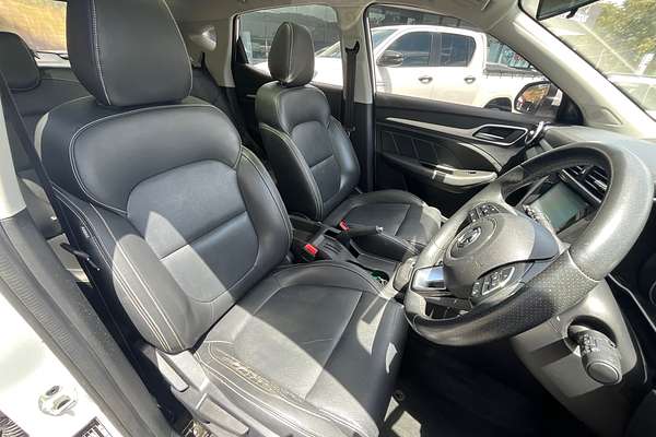2017 MG ZS Essence AZS1