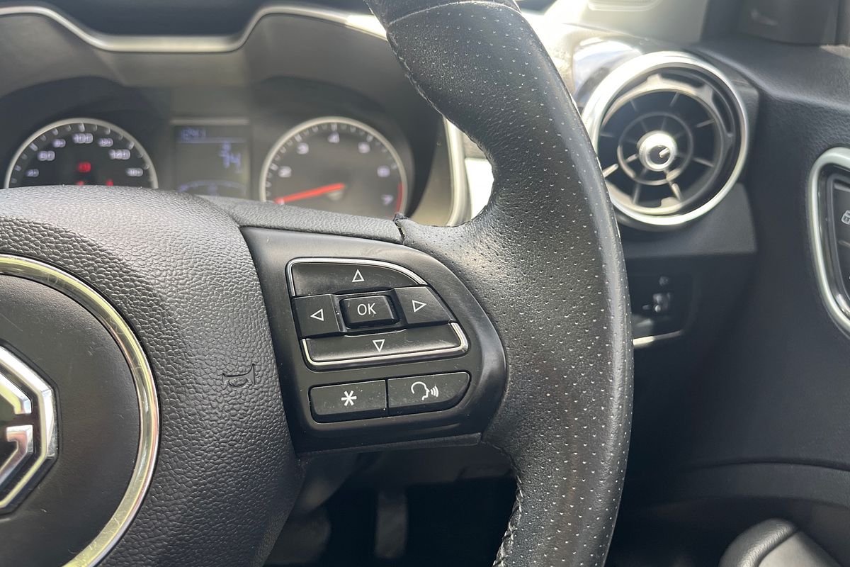 2017 MG ZS Essence AZS1