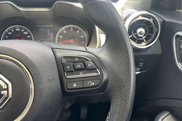 2017 MG ZS Essence AZS1