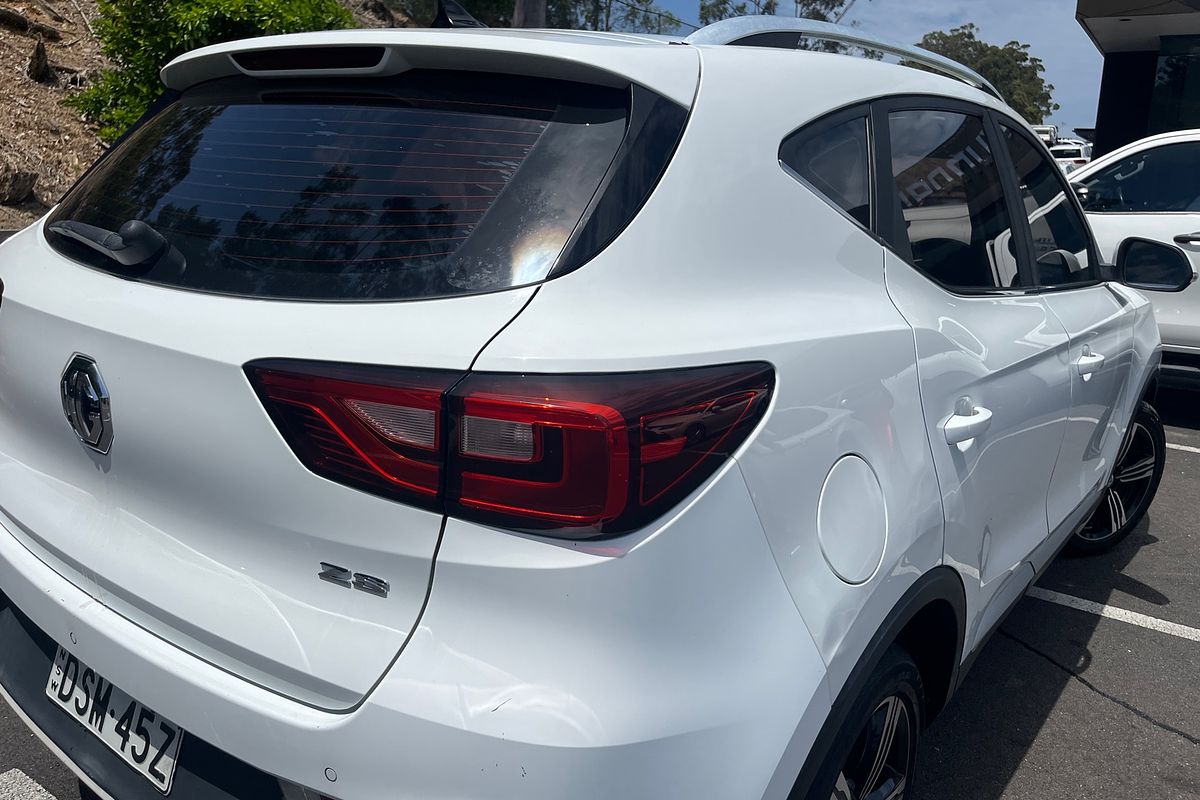 2017 MG ZS Essence AZS1