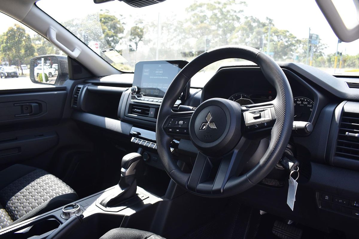 2025 Mitsubishi Triton GLX MV 4X4