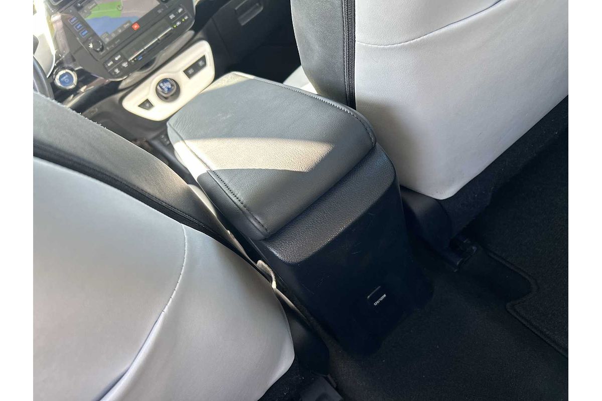 2016 Toyota Prius Four