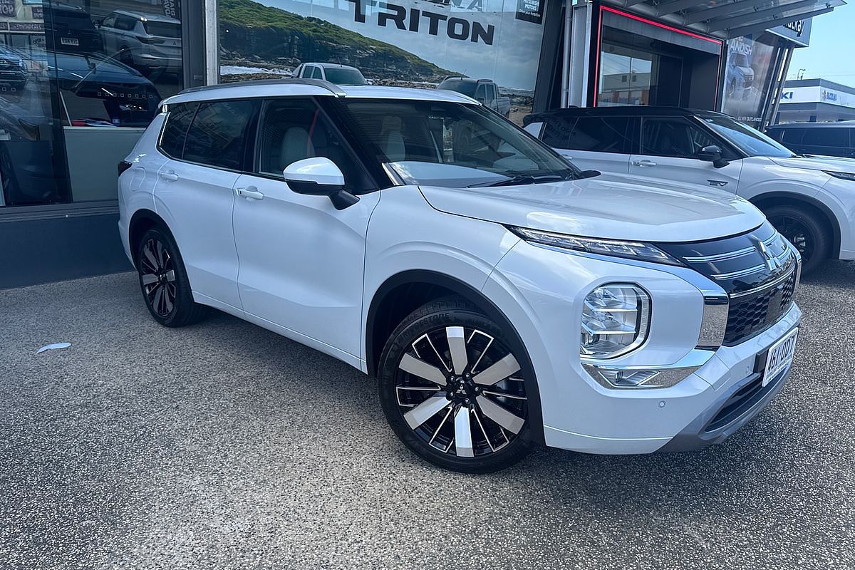 2025 Mitsubishi Outlander Exceed ZM