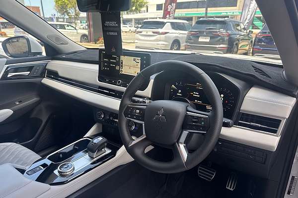 2025 Mitsubishi Outlander Exceed ZM