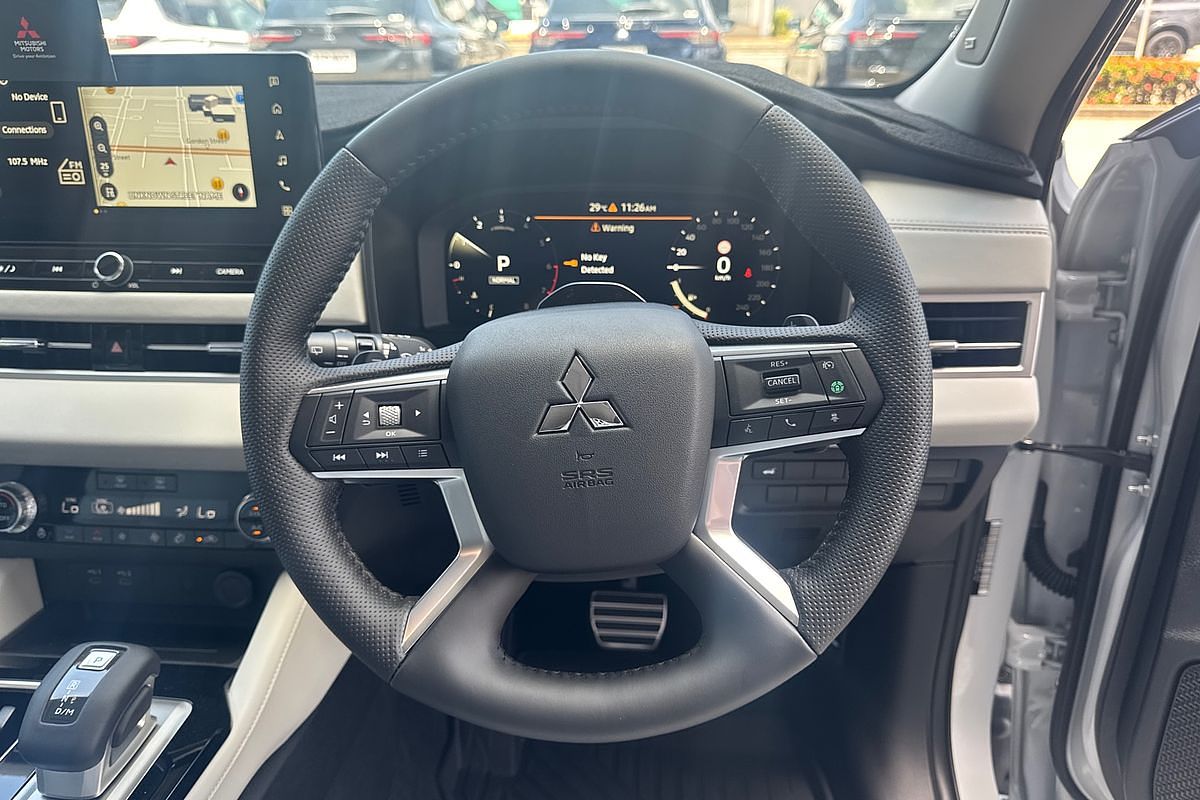 2025 Mitsubishi Outlander Exceed ZM