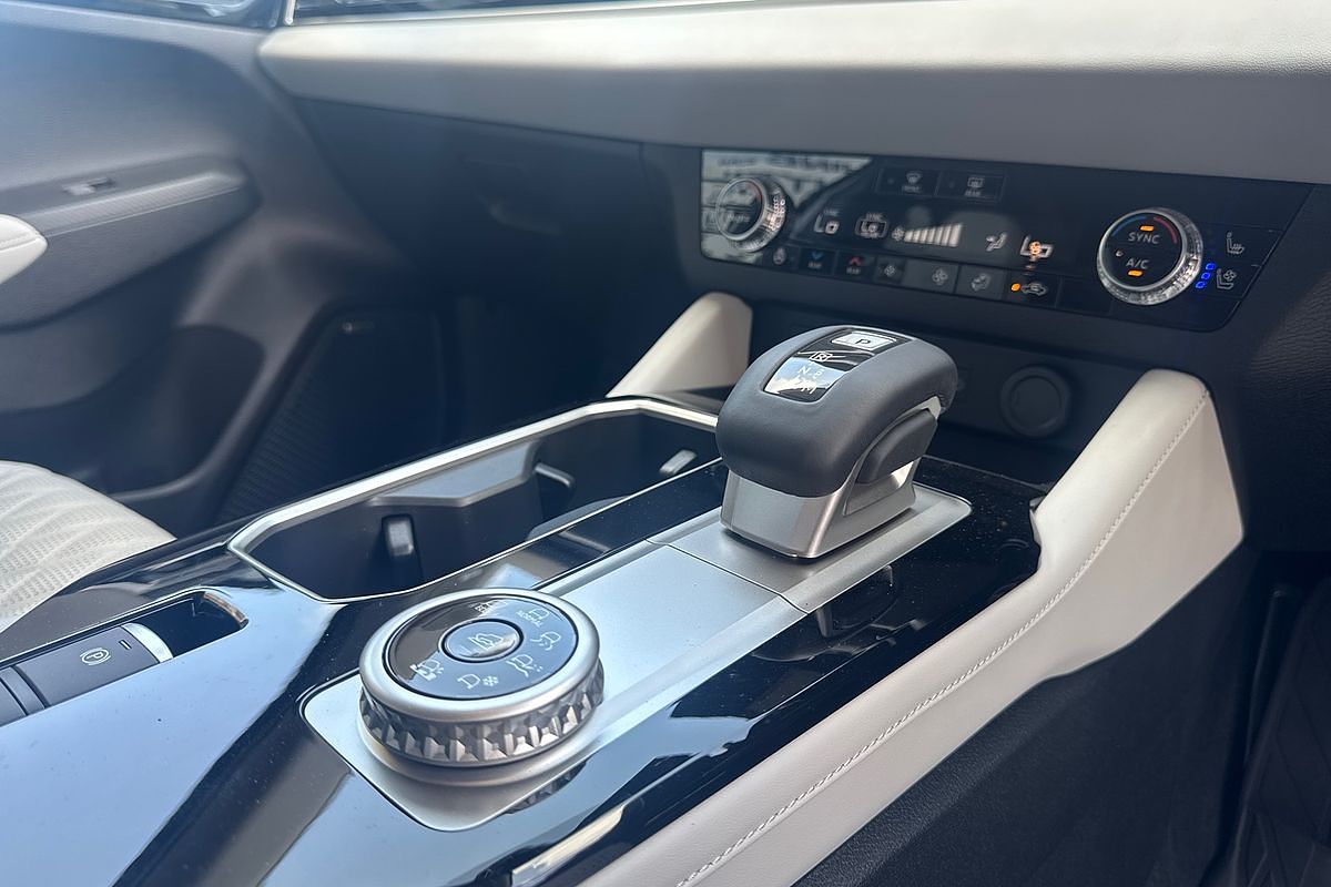 2025 Mitsubishi Outlander Exceed ZM