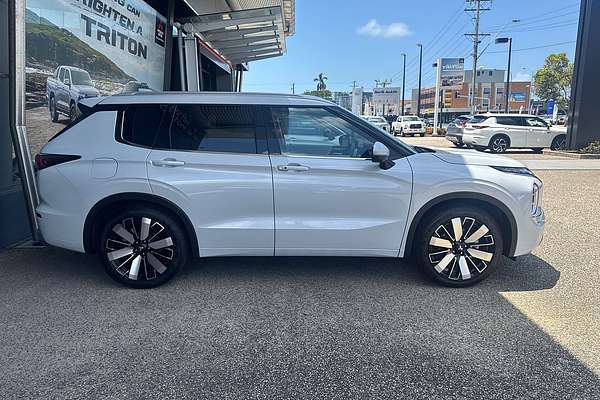 2025 Mitsubishi Outlander Exceed ZM