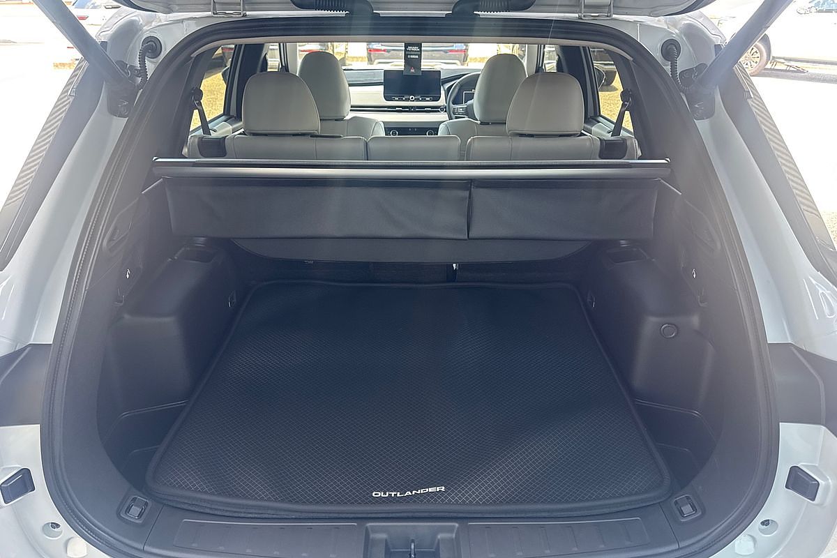 2025 Mitsubishi Outlander Exceed ZM