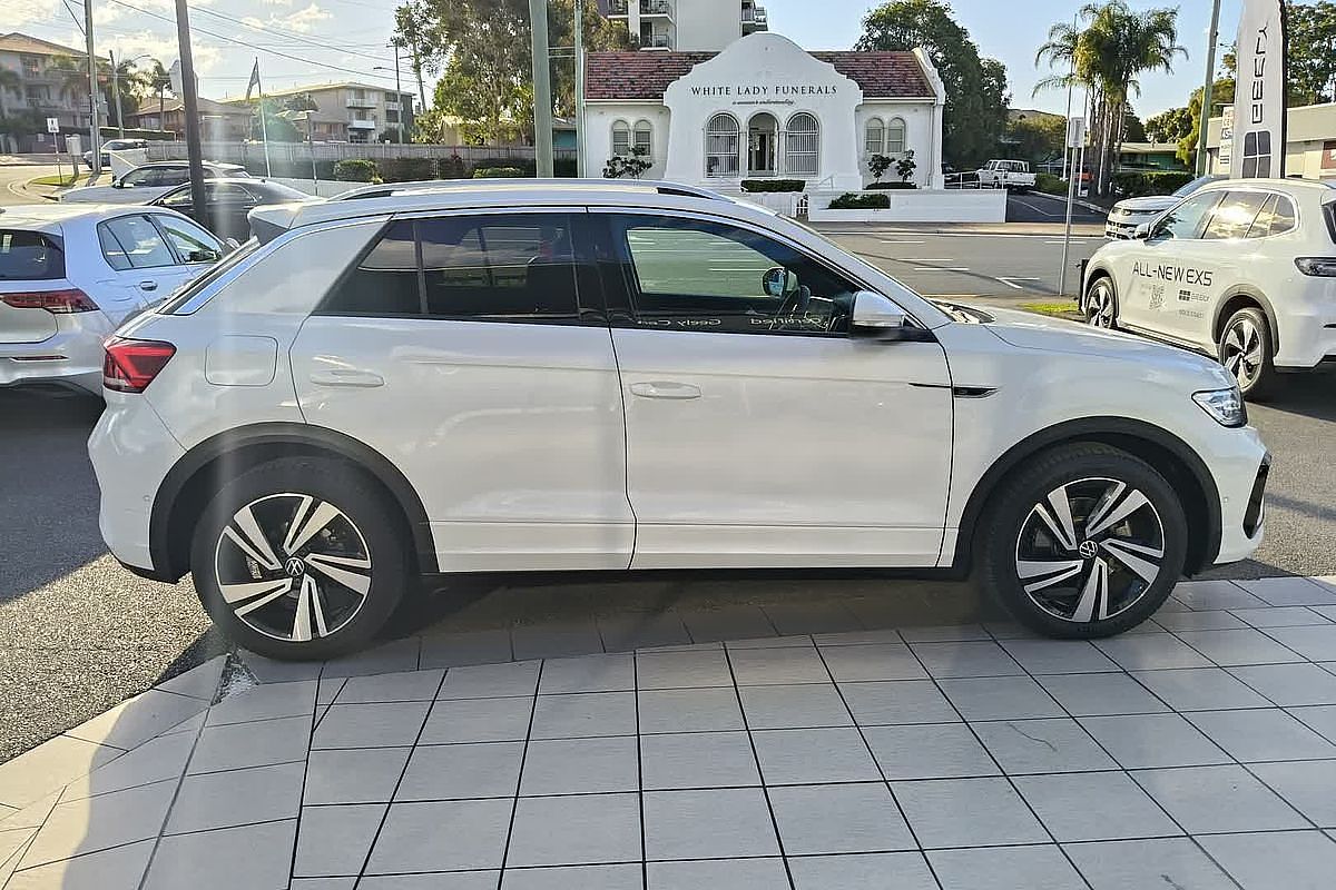 2022 Volkswagen T-Roc 140TSI R-Line D11