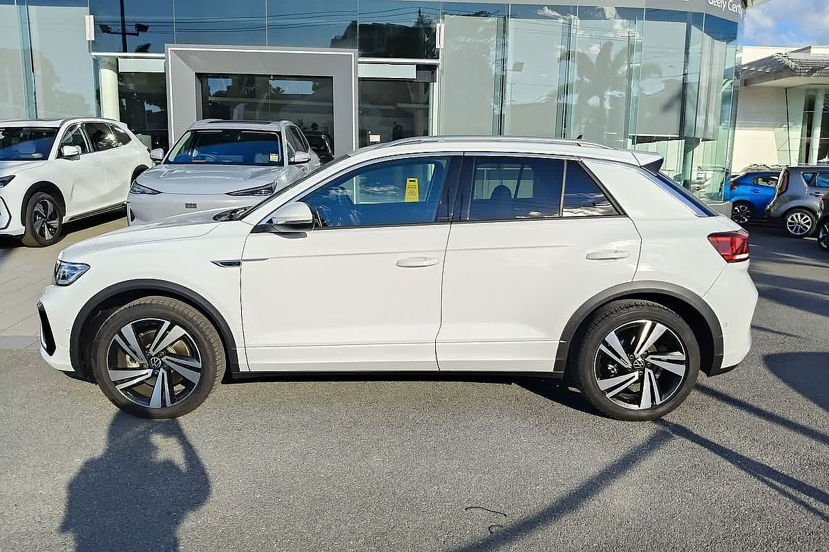 2022 Volkswagen T-Roc 140TSI R-Line D11