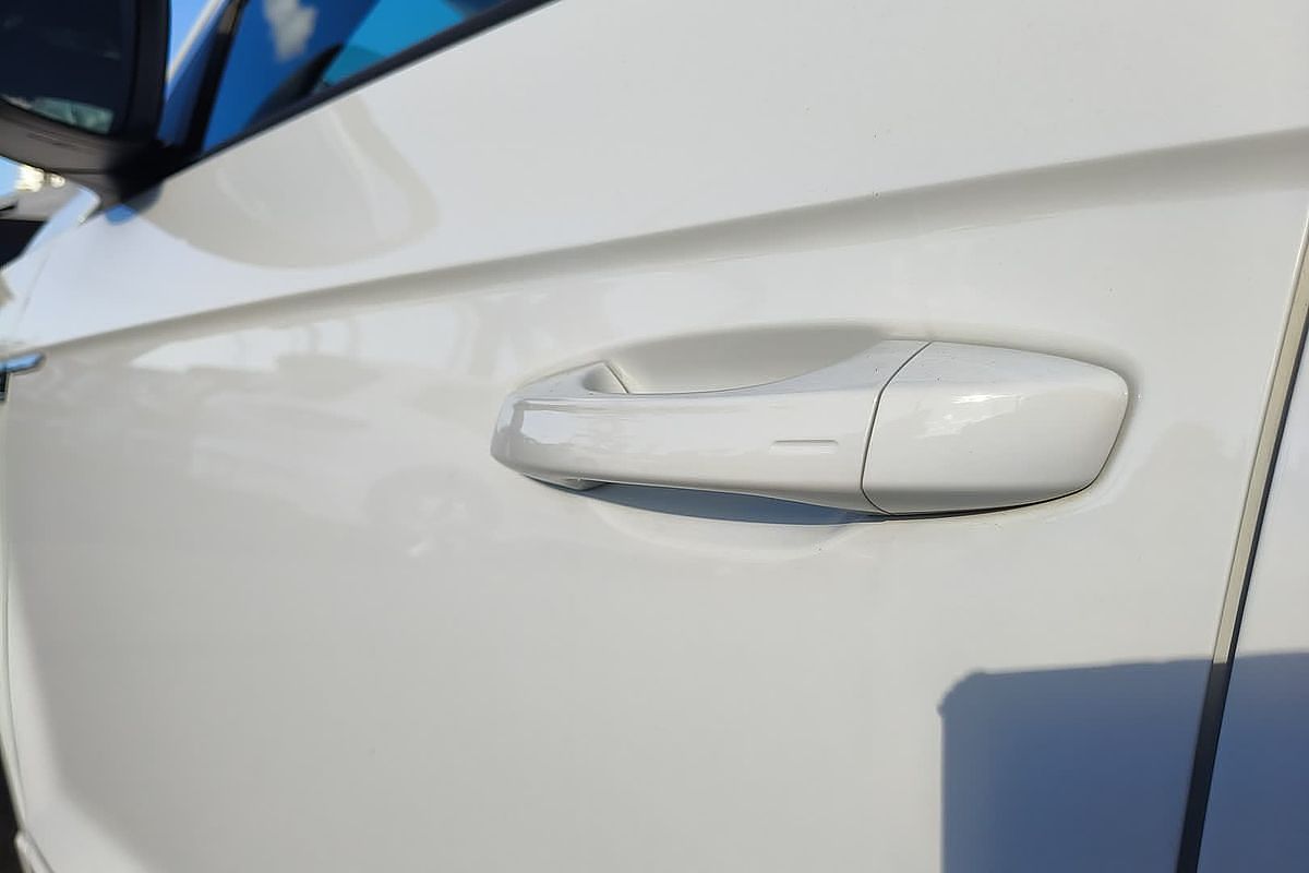 2022 Volkswagen T-Roc 140TSI R-Line D11