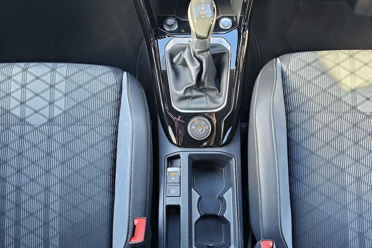 2022 Volkswagen T-Roc 140TSI R-Line D11