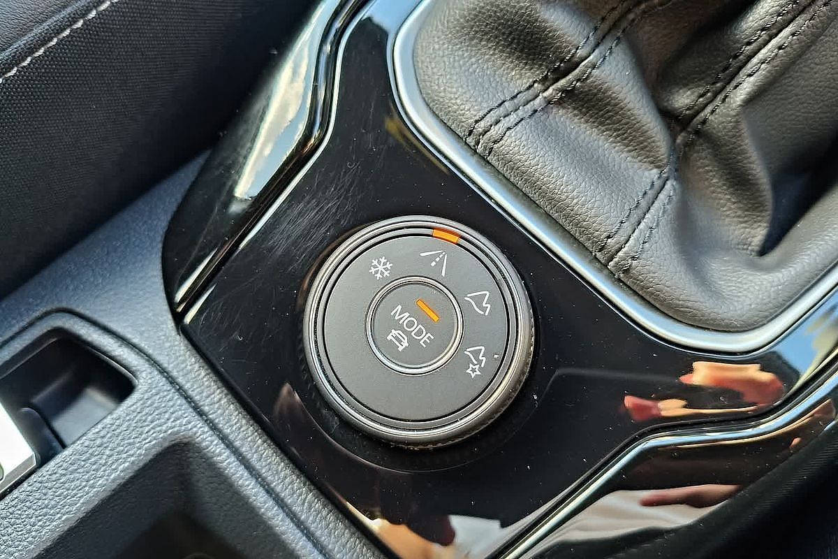 2022 Volkswagen T-Roc 140TSI R-Line D11