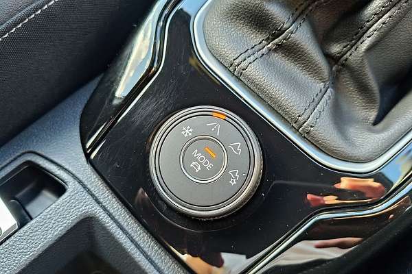 2022 Volkswagen T-Roc 140TSI R-Line D11