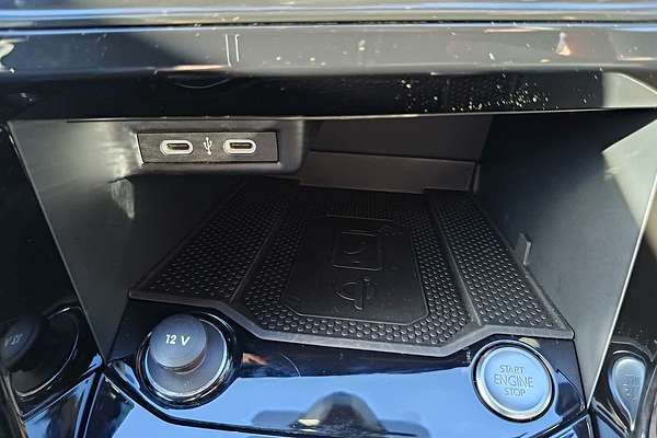 2022 Volkswagen T-Roc 140TSI R-Line D11