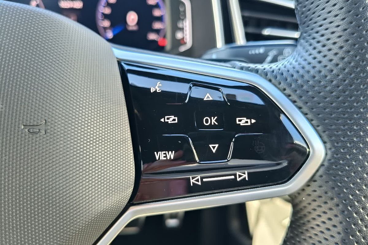 2022 Volkswagen T-Roc 140TSI R-Line D11