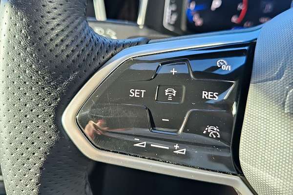 2022 Volkswagen T-Roc 140TSI R-Line D11