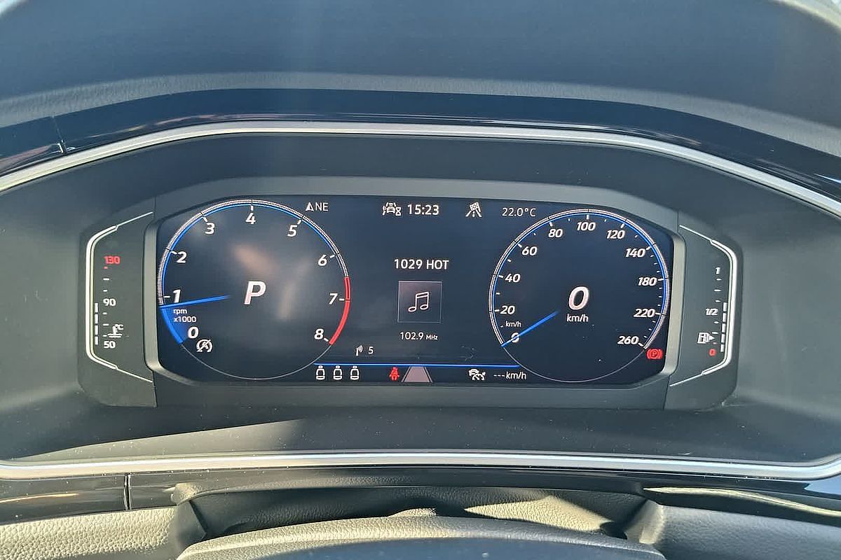 2022 Volkswagen T-Roc 140TSI R-Line D11