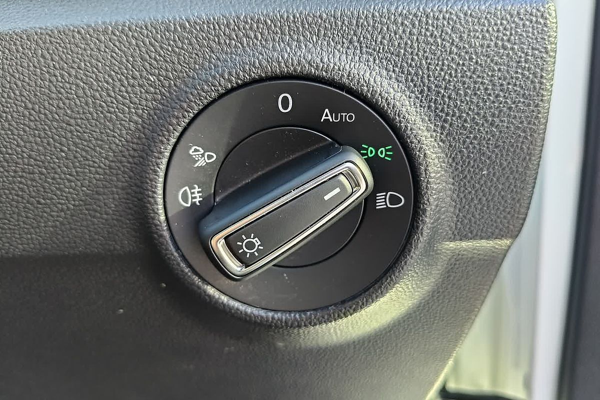 2022 Volkswagen T-Roc 140TSI R-Line D11