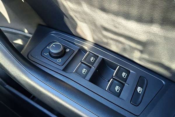 2022 Volkswagen T-Roc 140TSI R-Line D11