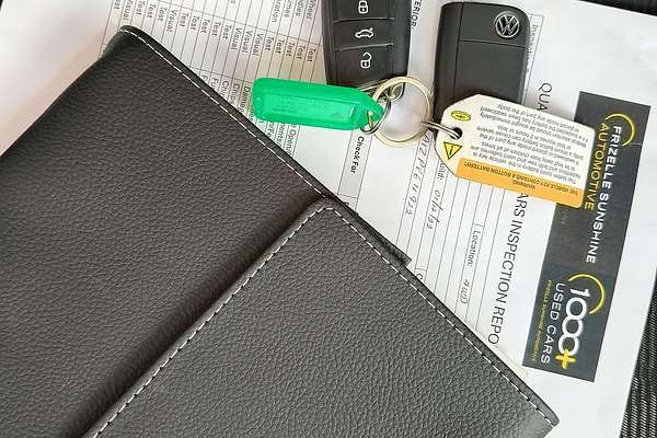 2022 Volkswagen T-Roc 140TSI R-Line D11