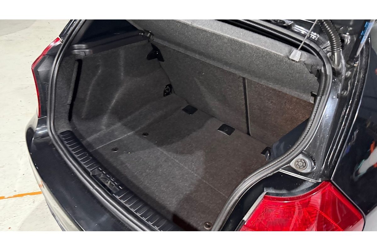 2010 BMW 120i E87 MY11