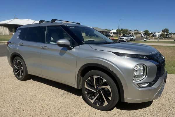 2022 Mitsubishi Outlander Exceed ZM