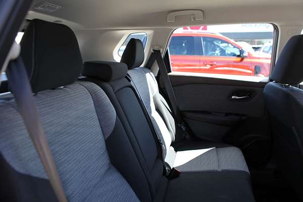 2024 Nissan X-TRAIL ST T33