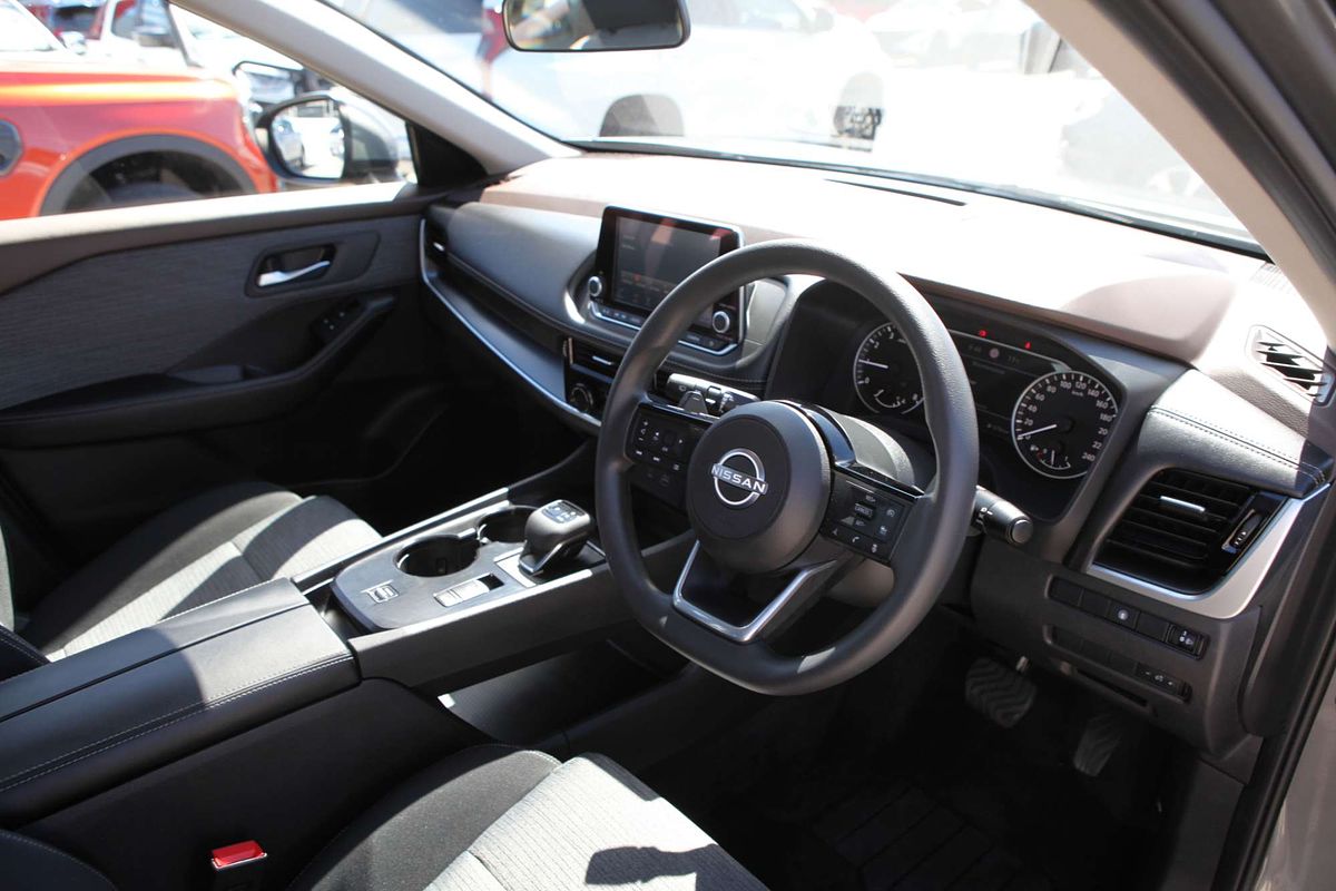2024 Nissan X-TRAIL ST T33