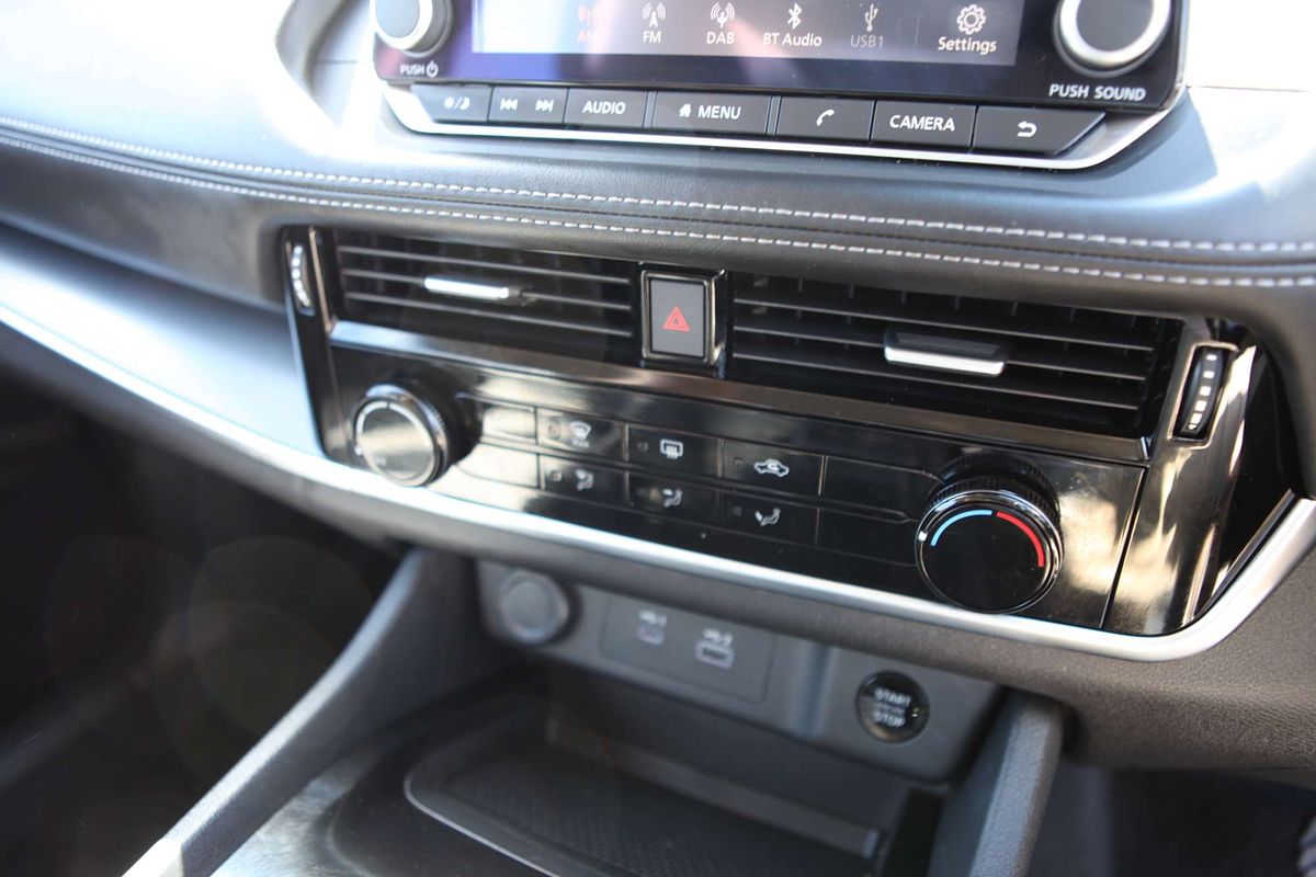 2024 Nissan X-TRAIL ST T33