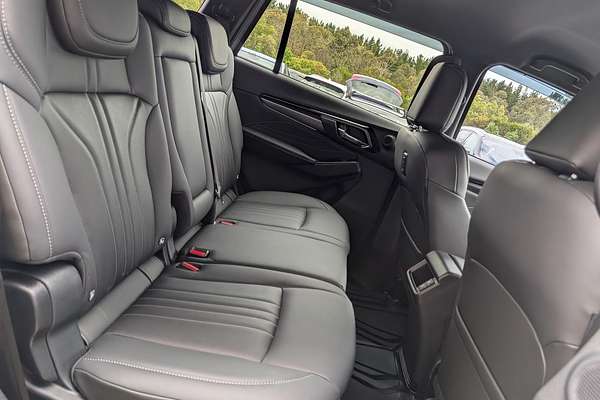 2025 Isuzu MU-X LS-T