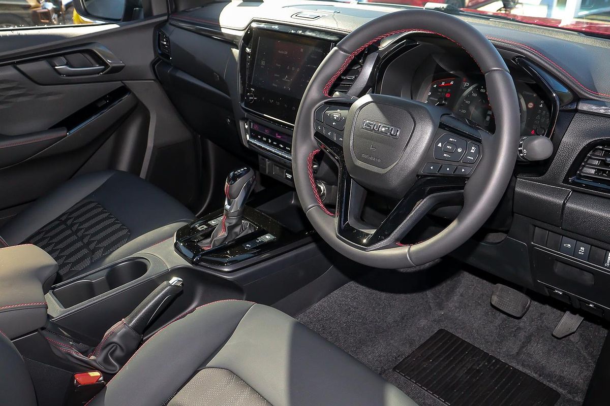 2025 Isuzu D-MAX X-TERRAIN 4X4