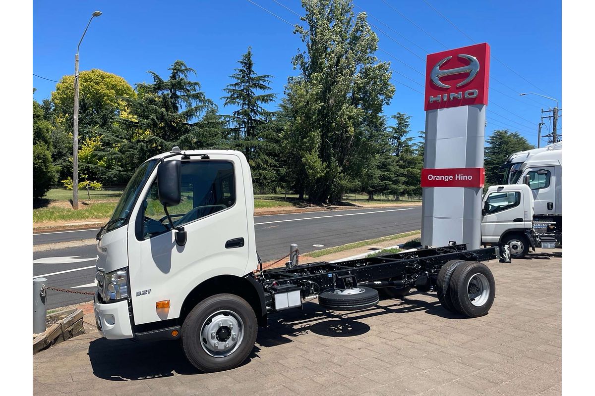 2025 Hino 300 Series 921 4400 WIDE XJC740R MY20 REAR WHEEL DRIVE